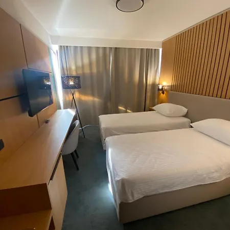 格兰德酒店